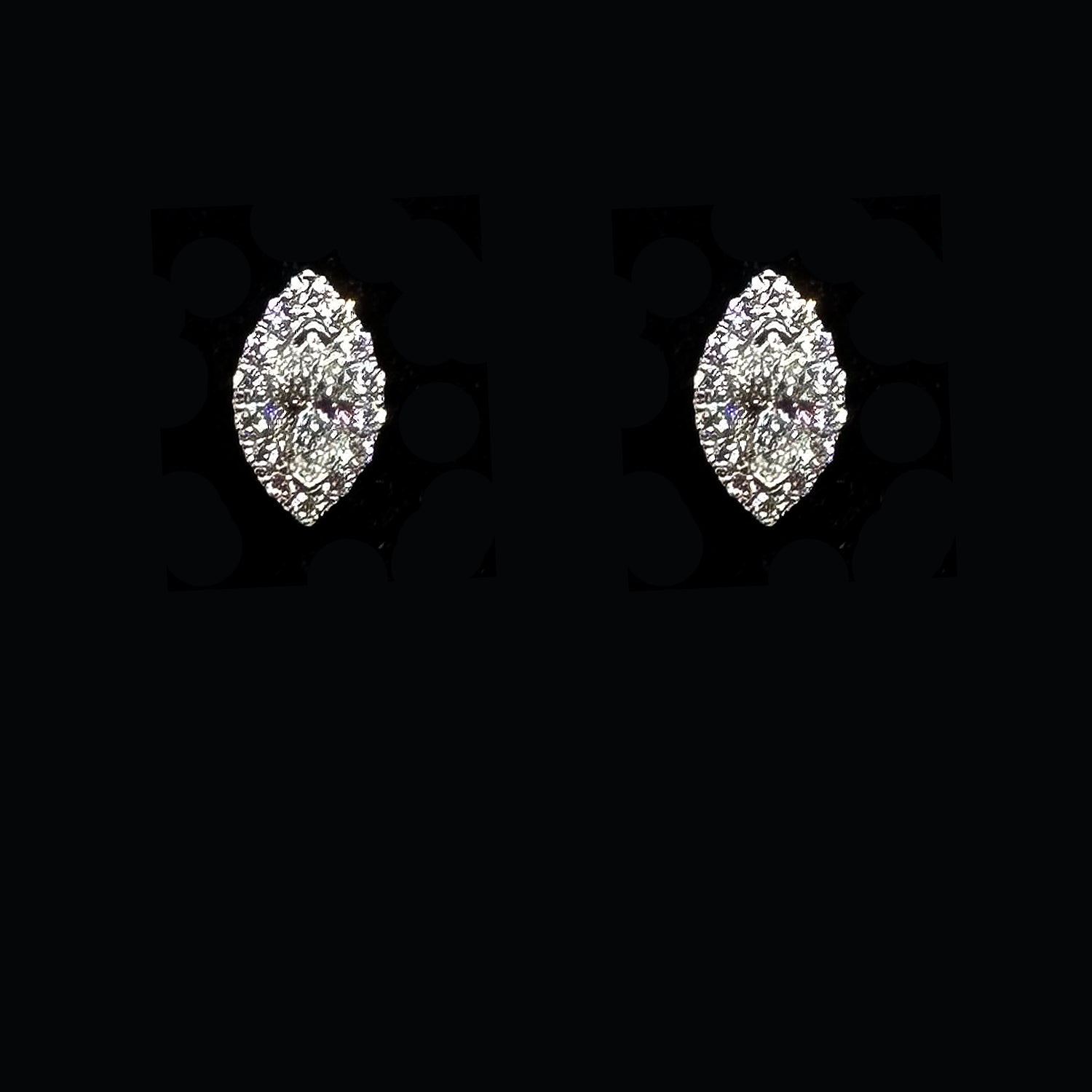 36459 - 18K diamond earrings