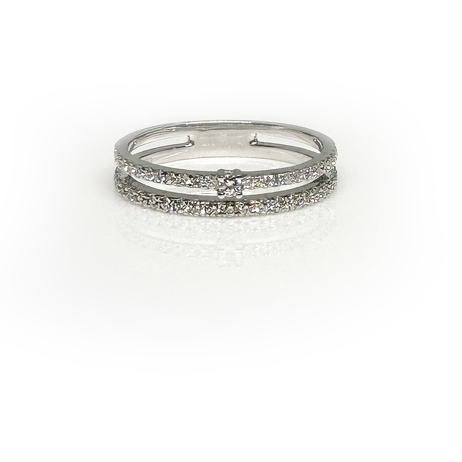36852 - 18K diamond ring